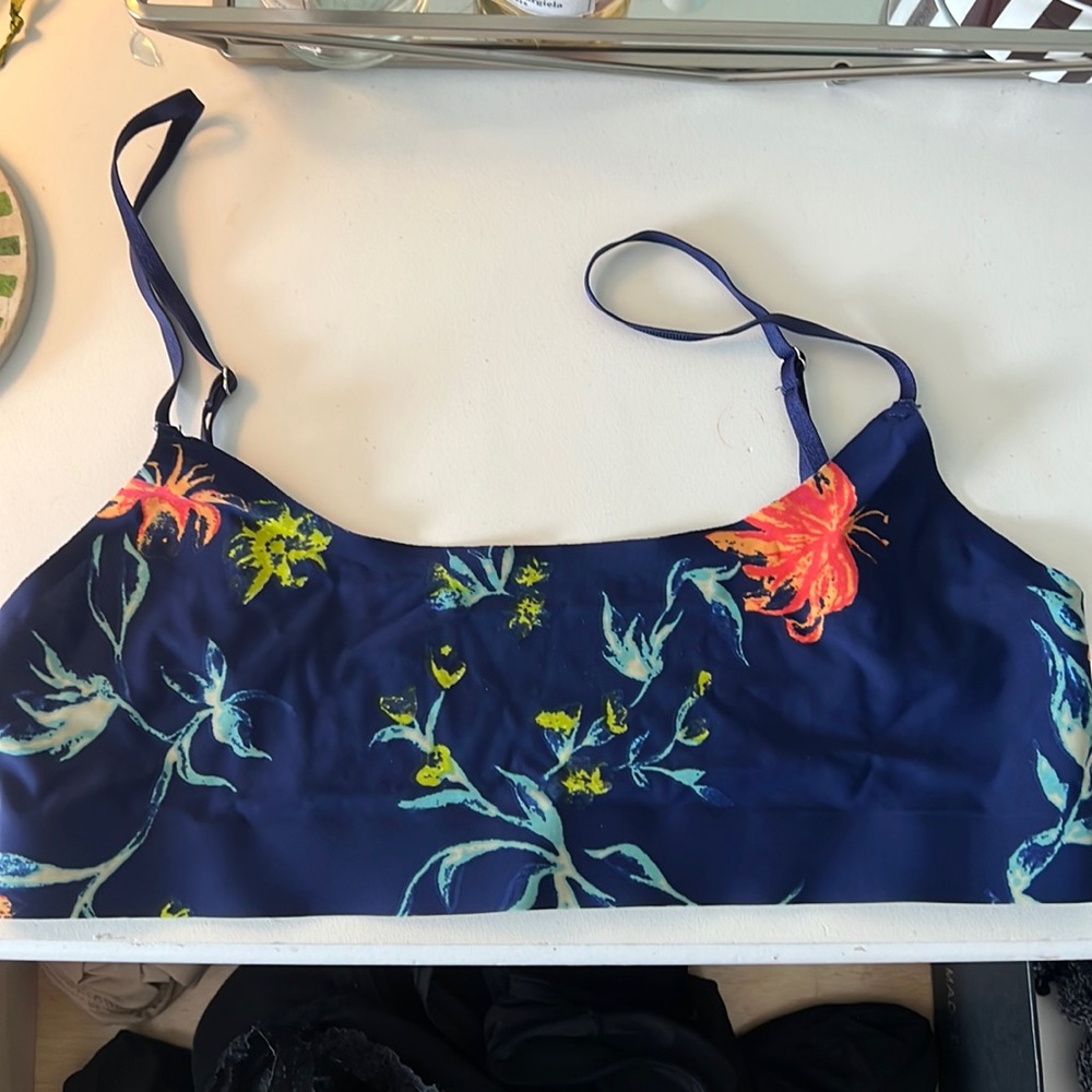 URBAN OUTFITTERS Bralette